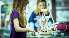 Girls-in-stem_(1)