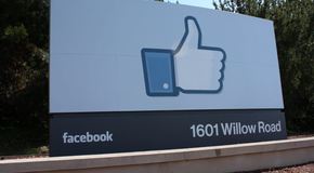 Facebook-like-sign-jobs-cnn