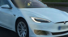 Skynews-tesla